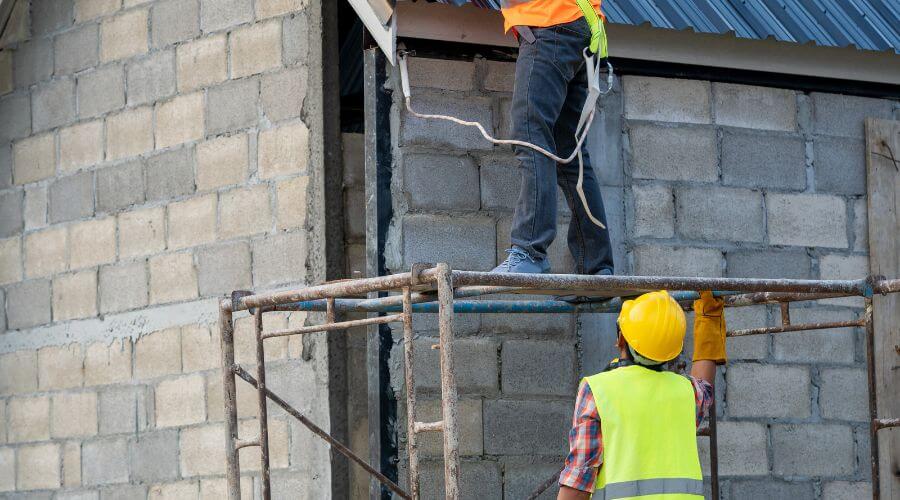 Expert Emergency Roof Repairs services in Carrollton, IL